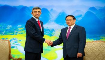 جانب من لقاء الشيخ عبدالله بن زايد آل نهيان ورئيس وزراء فيتنام 