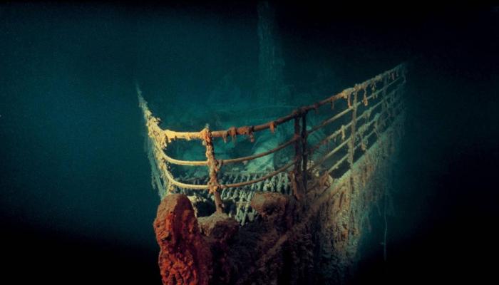  Un sous-marin touristique explorant l’épave disparaît