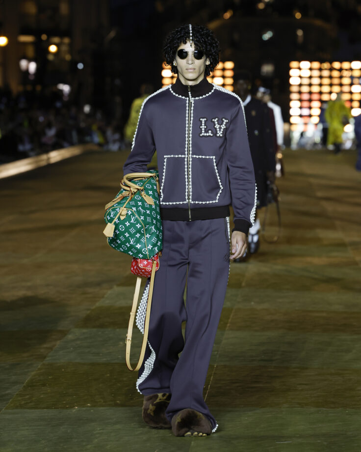 Paris Fashion Week Premier D Fil De Pharell Williams Pour Louis Vuitton   264 151236 Louis Vuitton Mens Spring Summer 2024 Look 53 736x920 