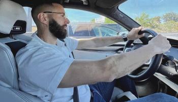 سيارة كريم بنزيما الجديدة في الاتحاد