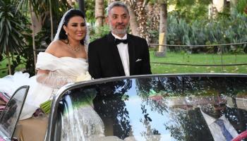 فتحي عبدالوهاب مع شقيقته