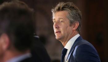 فان دير سار حارس مرمى منتخب هولندا