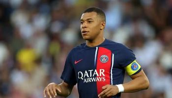 كيليان مبابي بقميص باريس سان جيرمان