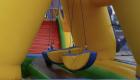 Une structure gonflable s'envole dans un parc d'attractions blessant un adulte et un jeune enfant