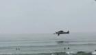 لحظه وحشتناک سقوط هواپیمای کوچک در ساحلی شلوغ در آمریکا (+ویدئو)