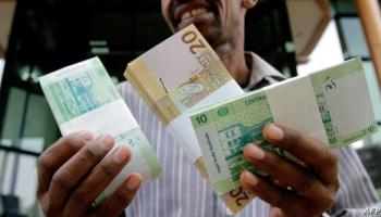 تعاملات بالجنيه السوداني والعملات - أرشيفية