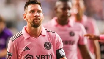 ليونيل ميسي وجمهور ميدان تايمز