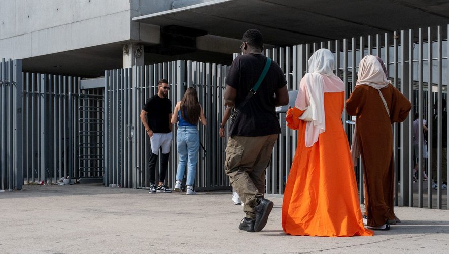 France Quest Ce Que Labaya Qui Va Tre Interdite Dans Les Coles