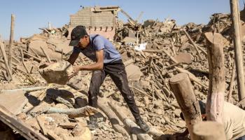 آثار الزلزال المدمر