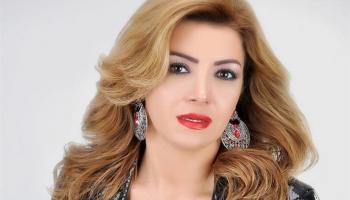 لقاء سويدان وميدو عادل في مشهد من المسرحية