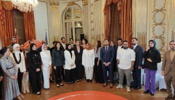 Un cercle de discussion organisé par le conseil mondial de la jeunesse des Emirats arabes en France