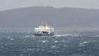 Kuzey Ege'de şiddetli fırtına nedeniyle feribot seferleri iptal edildi