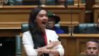 أصغر نائبة في نيوزيلندا ترقص في البرلمان.. ما سر «الهاكا»؟