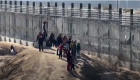 ژست بشردوستانه مصری‌ها برای آوارگان فلسطینی در مرز غزه (+ویدئو)