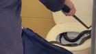 بیرون کشیدن مار سمی از توالت فرنگی در استرالیا! (+ویدئو)