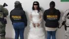 دستبند زدن پلیس مکزیک به عروس در حین مراسم عروسی‌اش و فرار داماد!