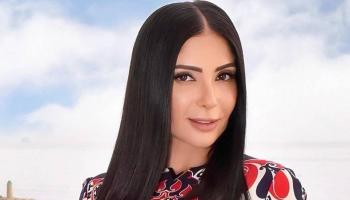 الفنانة منى زكي