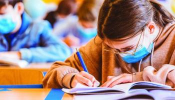 طلاب يؤدون الامتحانات- أرشيفية