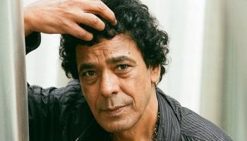 النجم المصري محمد منير