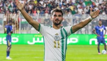 حسام عوار لاعب منتخب الجزائر