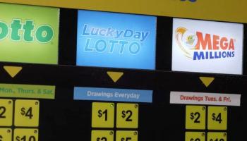 ورقة يانصيب Lucky Day Lotto