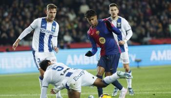 لامين يامال لاعب برشلونة الإسباني