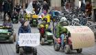 Çocuklardan oyuncak traktörlerle Avrupalı çiftçilere destek 