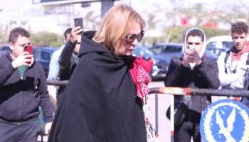 يسرا في جنازة والدة تارا عماد 