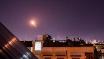 انفجار في دمشق.. والدفاع الجوي يتصدى لـ«أهداف معادية»