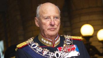 Vidéo.. Le roi Harald V de Norvège hospitalisé pour une infection pendant ses vacances en Malaisie