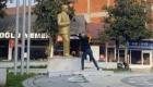 Atatürk heykeline balyozla saldıran zanlı hakkında karar verildi