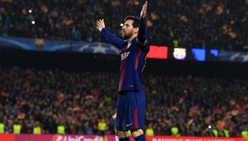 ليونيل ميسي بقميص برشلونة الإسباني