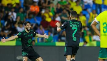 رياض محرز لاعب الأهلي