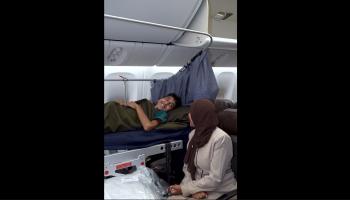 وصول الدفعة 14 من الأطفال الفلسطينيين الجرحى إلى مطار العريش تمهيدا لنقلهم إلى الإمارات