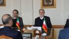 إيران تسقط في خطأ فادح.. علم السودان على طاولة وفد فلسطيني