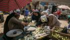 التضخم السنوي في مصر يتراجع إلى 33%.. ما حال الأرقام الشهرية؟