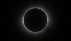 Une éclipse solaire totale enflamme les cieux d'Arlington, Texas