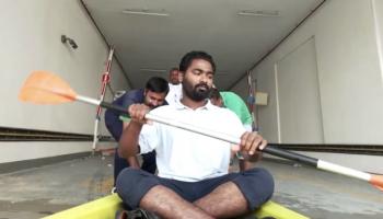 Volontaires en kayak : Sauvetage héroïque lors des inondations à Dubaï