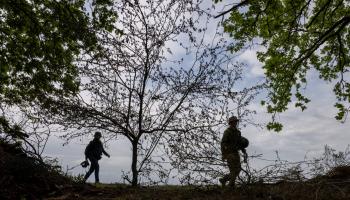 جنود أوكرانيون على خط المعارك