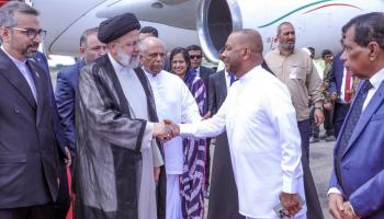 الرئيس الإيراني لدى وصوله المطار في سريلانكا