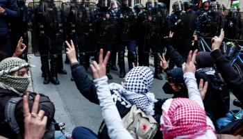 طلاب في فرنسا خلال مظاهرات مؤيدة للفلسطينيين