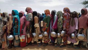 طابور للمساعدات في دارفور
