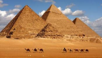 أهرامات الجيزة في مصر - أرشيفية