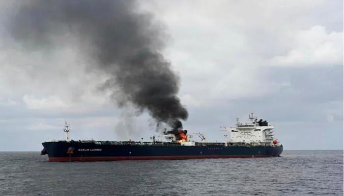 سفينة استهدفتها مليشيات الحوثي