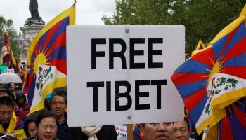 Rassemblement massif des Tibétains à Paris pour dénoncer la visite de Xi Jinping