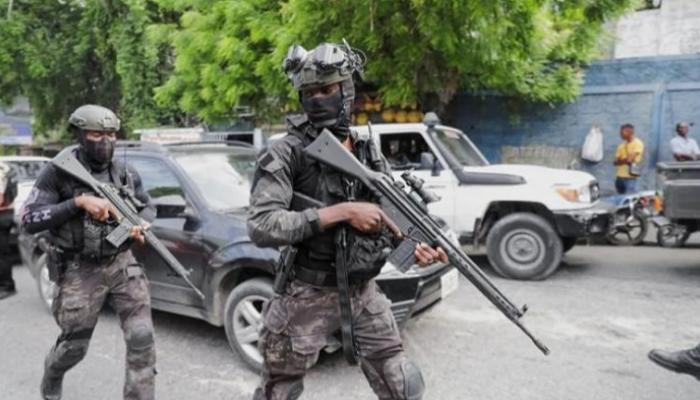 جنود الشرطة يتصدون لعنف العصابات في هايتي
