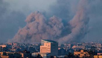 L'armée israélienne lance d'intenses frappes aériennes à l'est de la ville de Rafah (Vidéo)