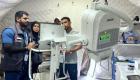 «الفارس الشهم 3» تسلم وزارة الصحة في قطاع غزة سيارة إسعاف وجهاز أشعة