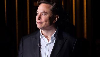 Vidéo.Elon Musk arrive à Bali, en Indonésie, pour le lancement prévu de Starlink