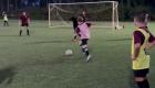 En vidéo | Un enfant marque un but à la manière des légendes du football